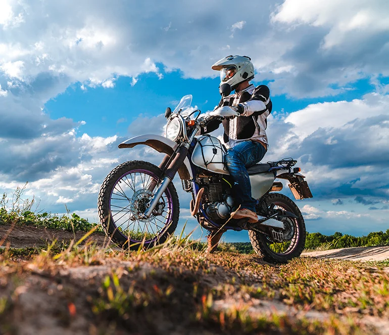 Consejos para mantenerte en forma al viajar en moto